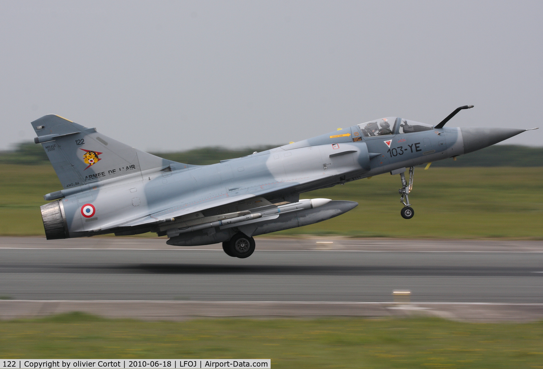 122, Dassault Mirage 2000C C/N 405, Landing at Orleans AB