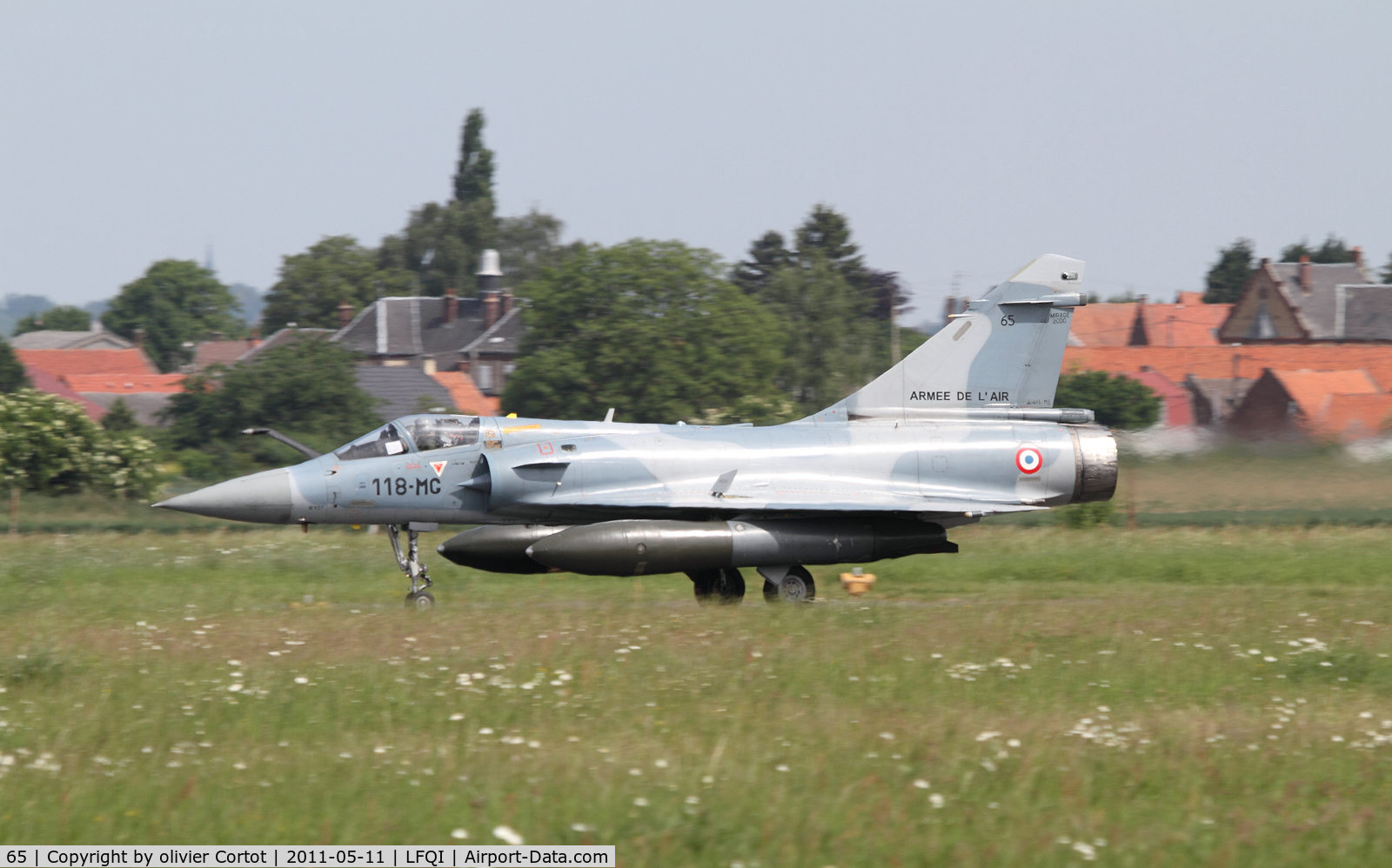 65, Dassault Mirage 2000-5F C/N 289, Landing at Cambrai. Note the 2000D tanks !