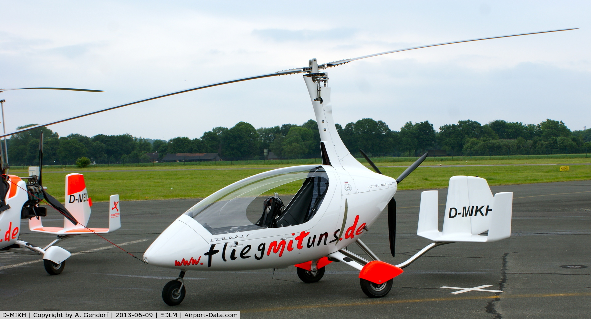 D-MIKH, AutoGyro Calidus 09 C/N Not found D-MIKH, Seen here parked on the apron at Marl-Loemühle (EDLM)