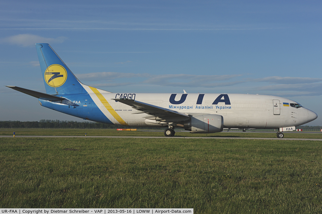 UR-FAA, 1989 Boeing 737-3Y0(F) C/N 24462, Ukraine Boeing737-300