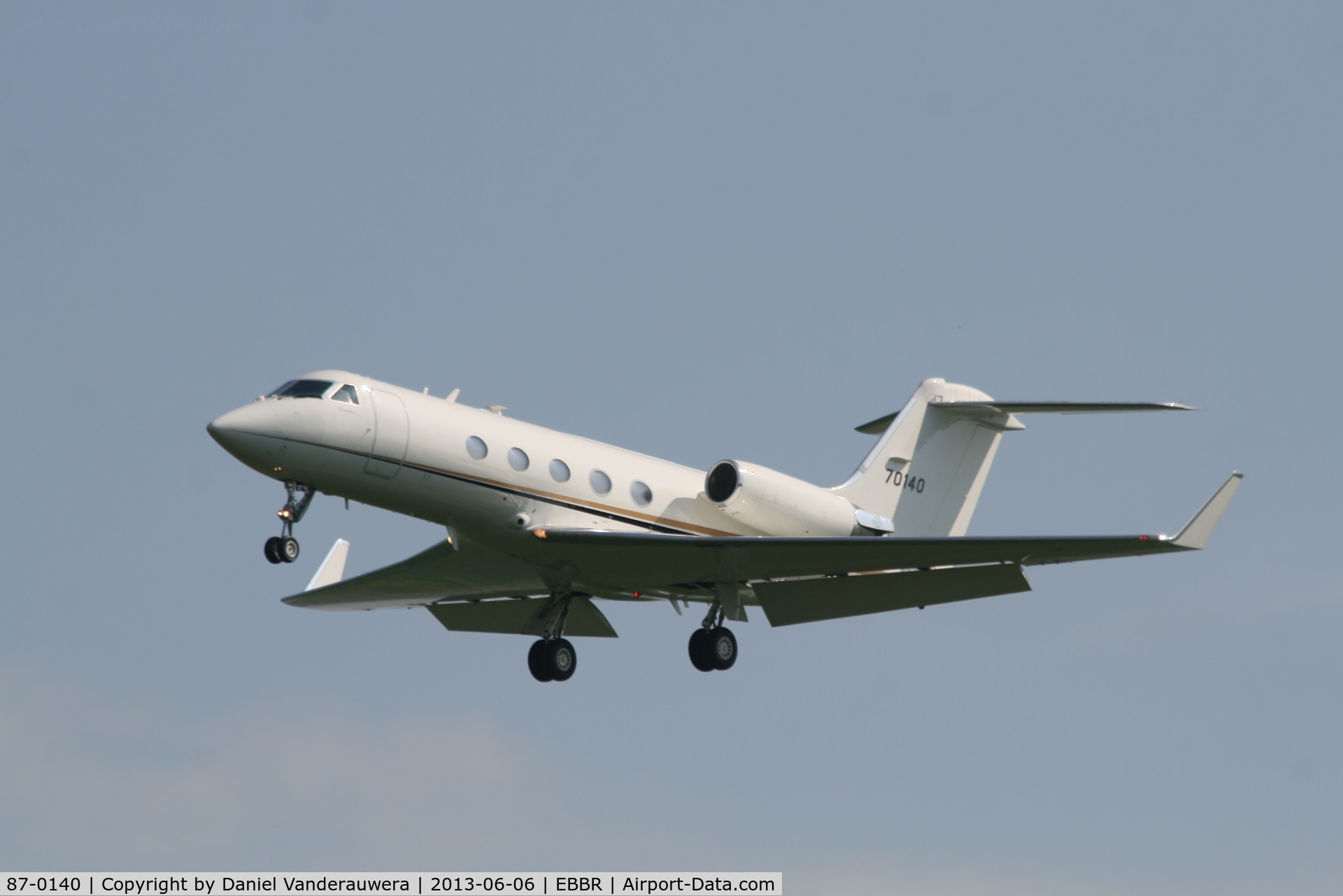 87-0140, Gulfstream Aerospace C-20E (Gulfstream III) C/N 498, Arrival to RWY 25L