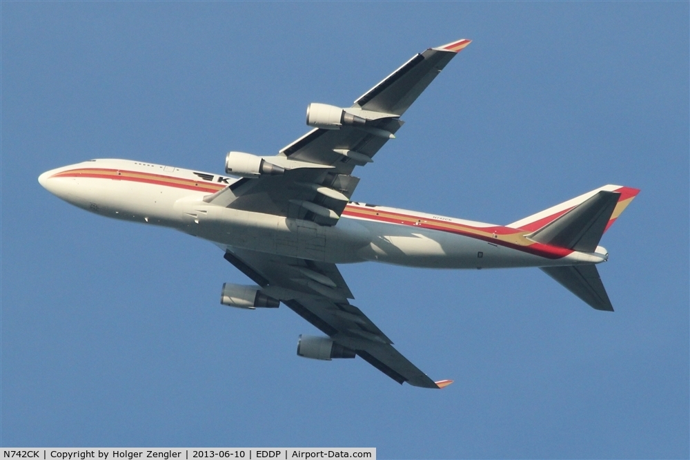 N742CK, 1990 Boeing 747-446 C/N 24424, Passing my home in about 3000 feet.....