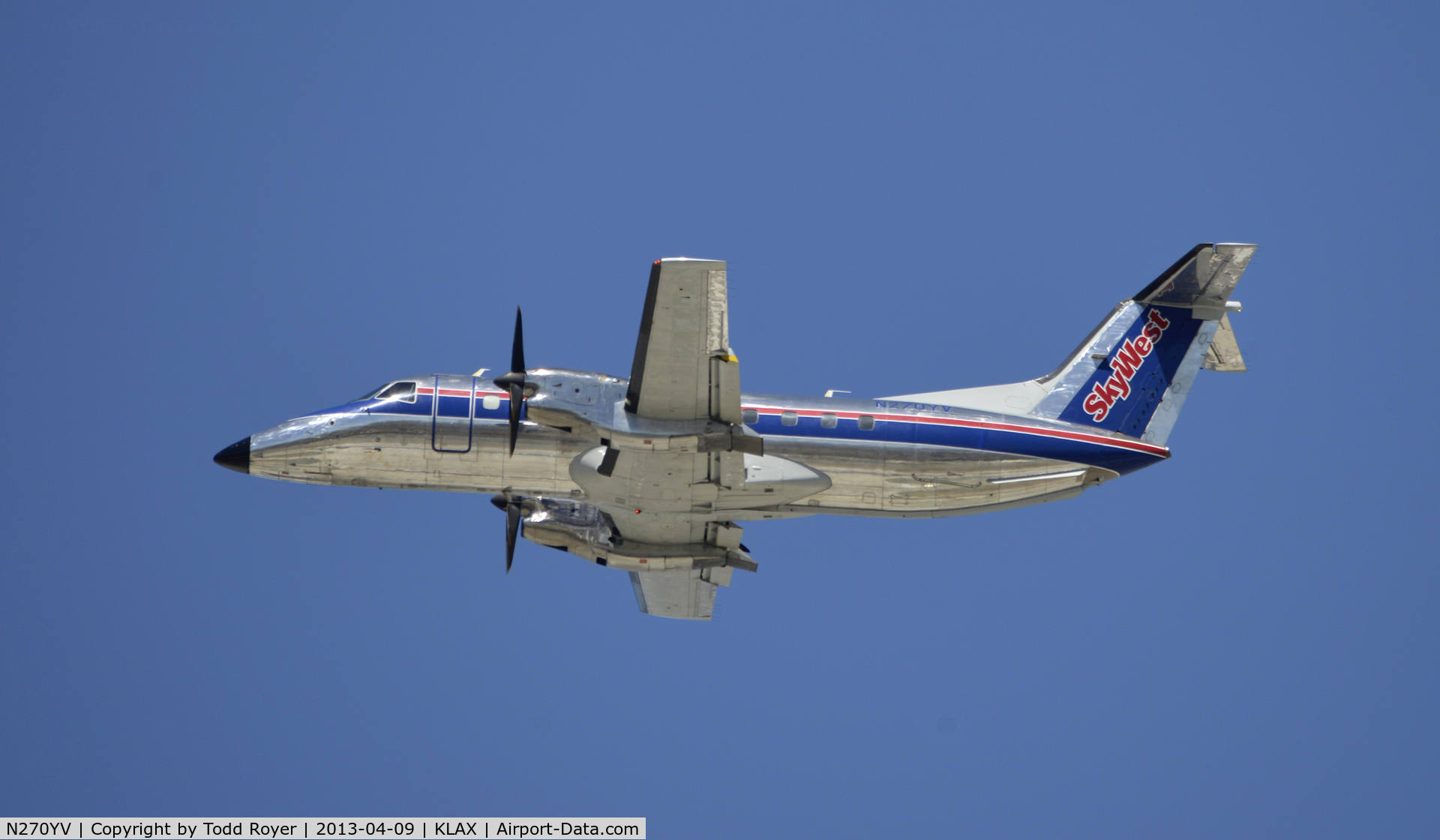 N270YV, 1993 Embraer EMB-120ER Brasilia C/N 120.270, Departing LAX