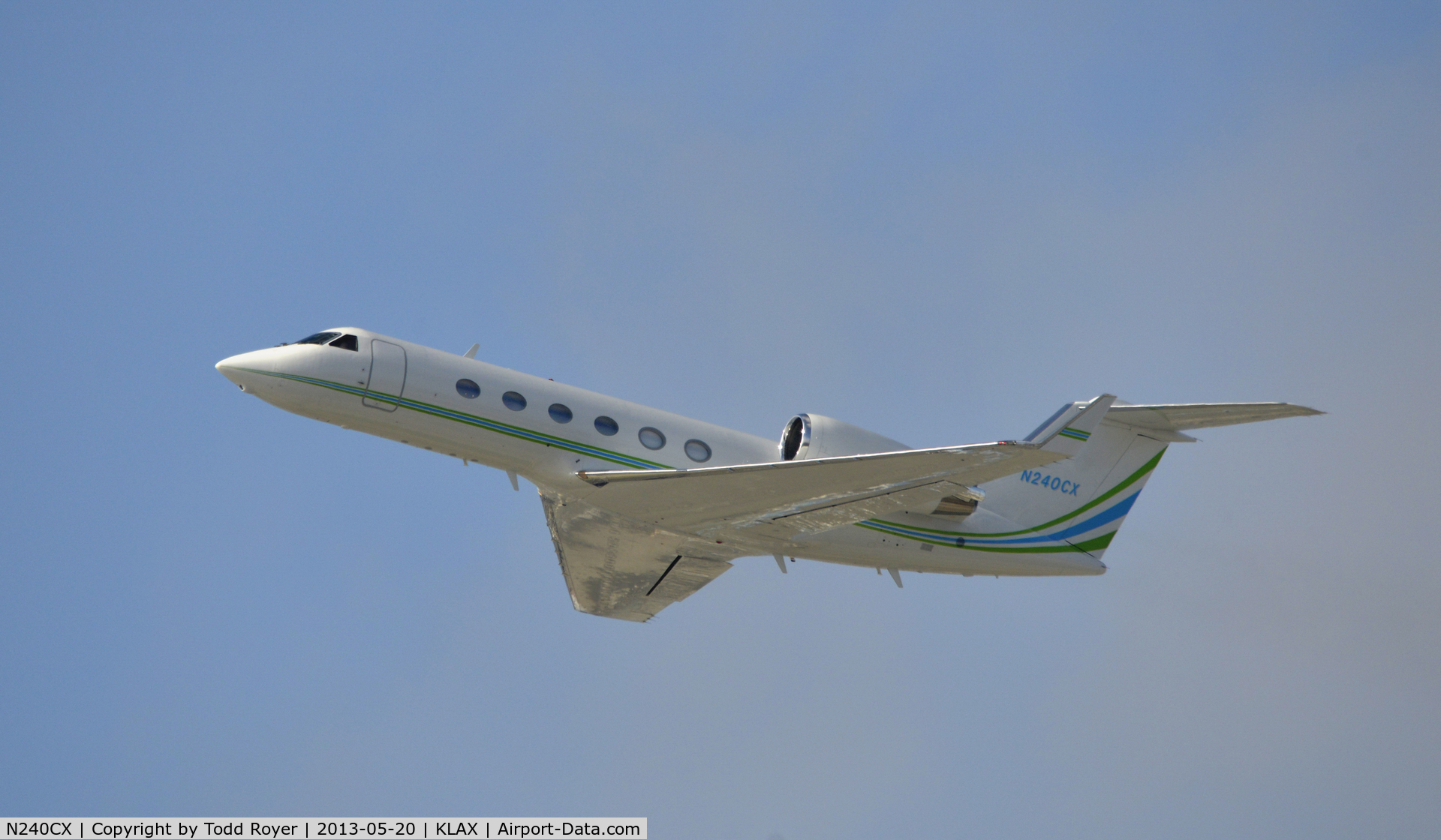 N240CX, 1999 Gulfstream Aerospace G-IV C/N 1370, Departing LAX