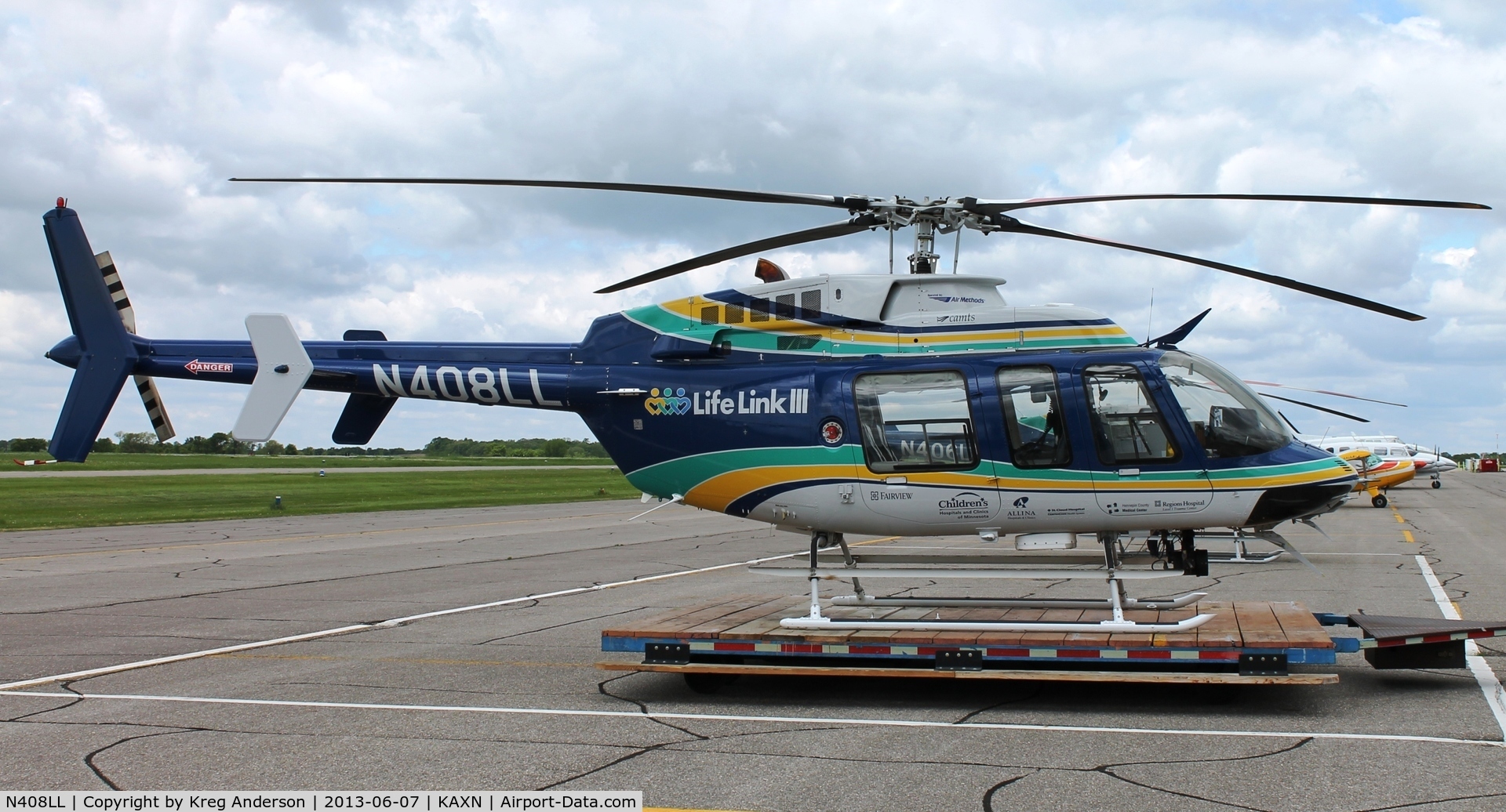 N408LL, 2001 Bell 407 C/N 53483, Bell 407 from LifeLink III on the ramp.