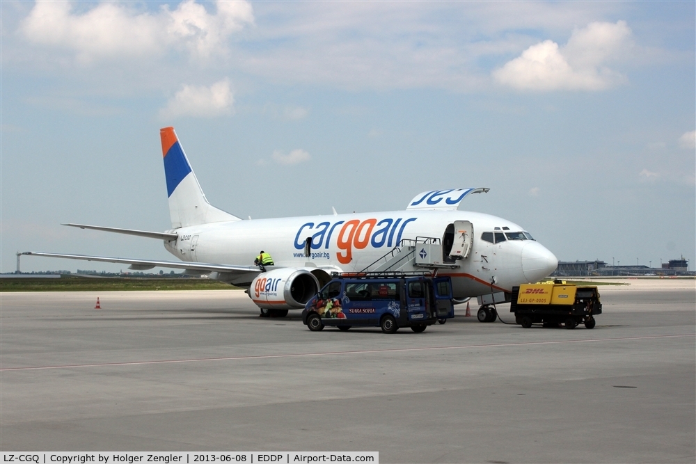 LZ-CGQ, 1993 Boeing 737-3Y5 C/N 25614/2467, Business as usual on apron 2....