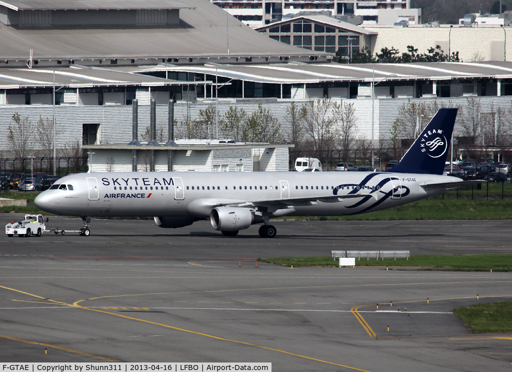 F-GTAE, 1998 Airbus A321-211 C/N 0796, Push back to engine run test area... Now in full Skyteam c/s