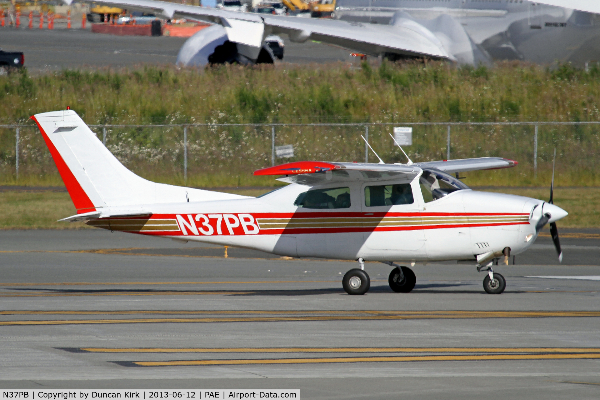 N37PB, 1972 Cessna T210L Turbo Centurion C/N 21059737, Prepares to go full length on 16R