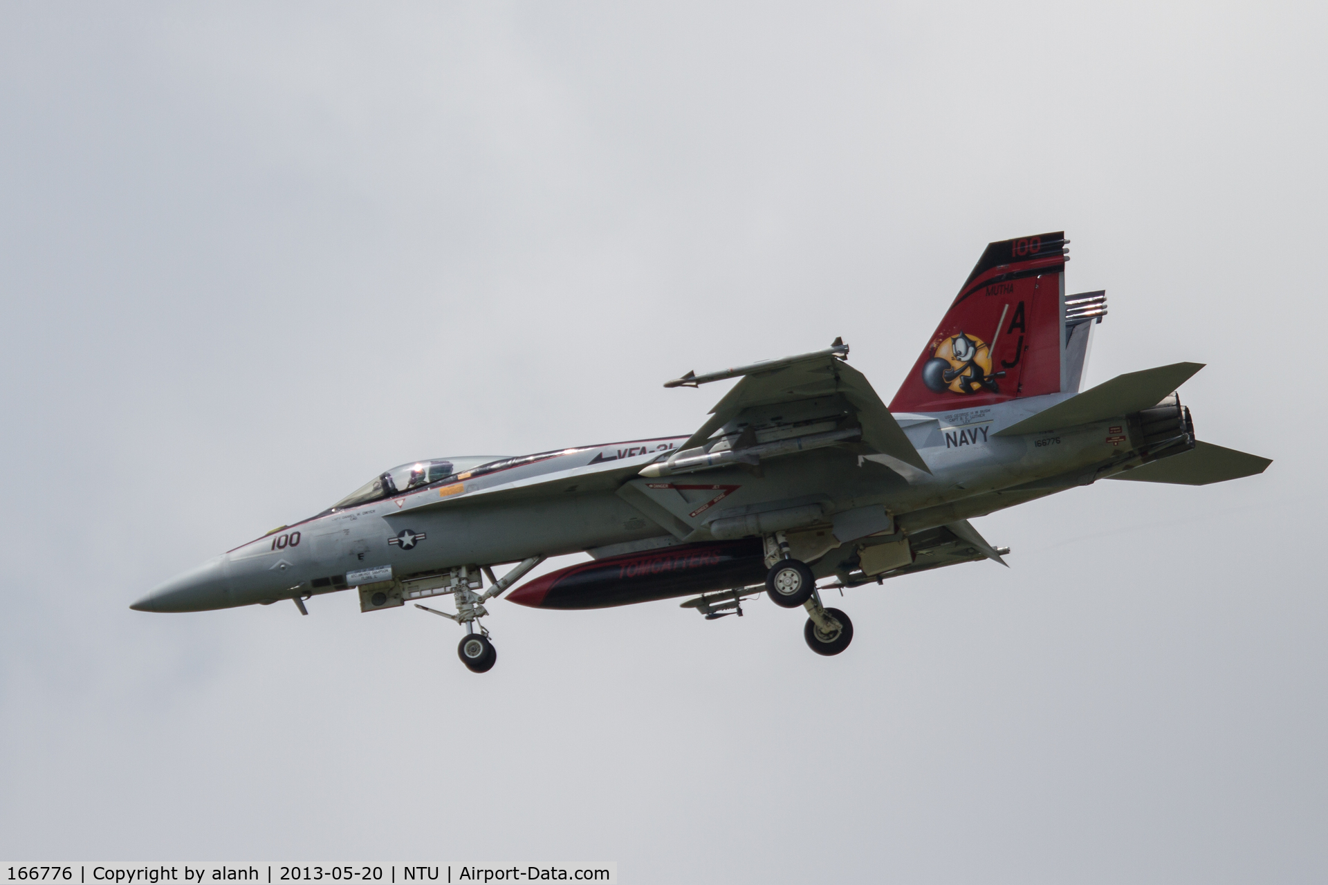 166776, Boeing F/A-18E Super Hornet C/N E122, Short finals for NAS Oceana, Virginia Beach