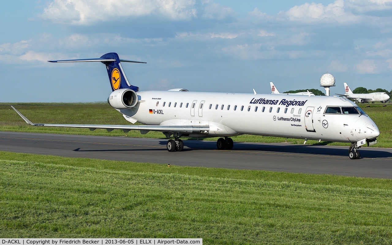 D-ACKL, 2006 Bombardier CRJ-900LR (CL-600-2D24) C/N 15095, taxying to the active