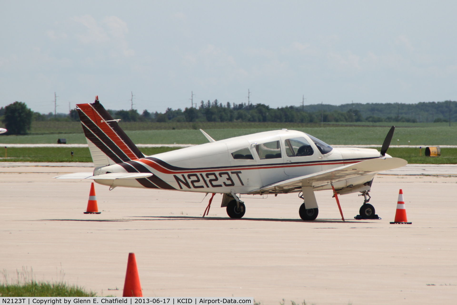N2123T, 1971 Piper PA-28R-200 C/N 28R-7135066, Parked in front of the control tower