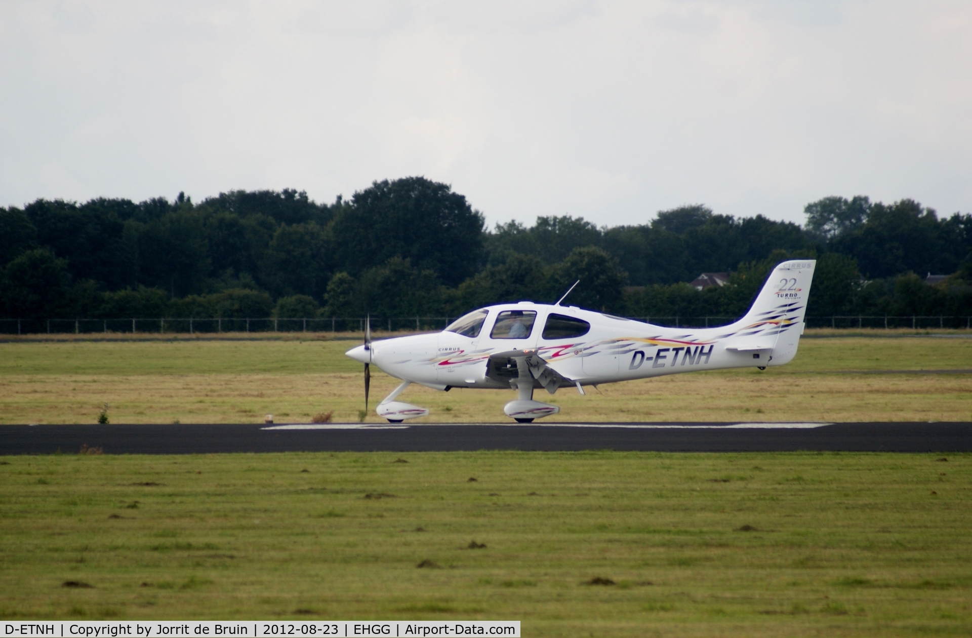 D-ETNH, 2007 Cirrus SR22 SE Turbo C/N 2216, About to fly back after a stop on Eelde airport.