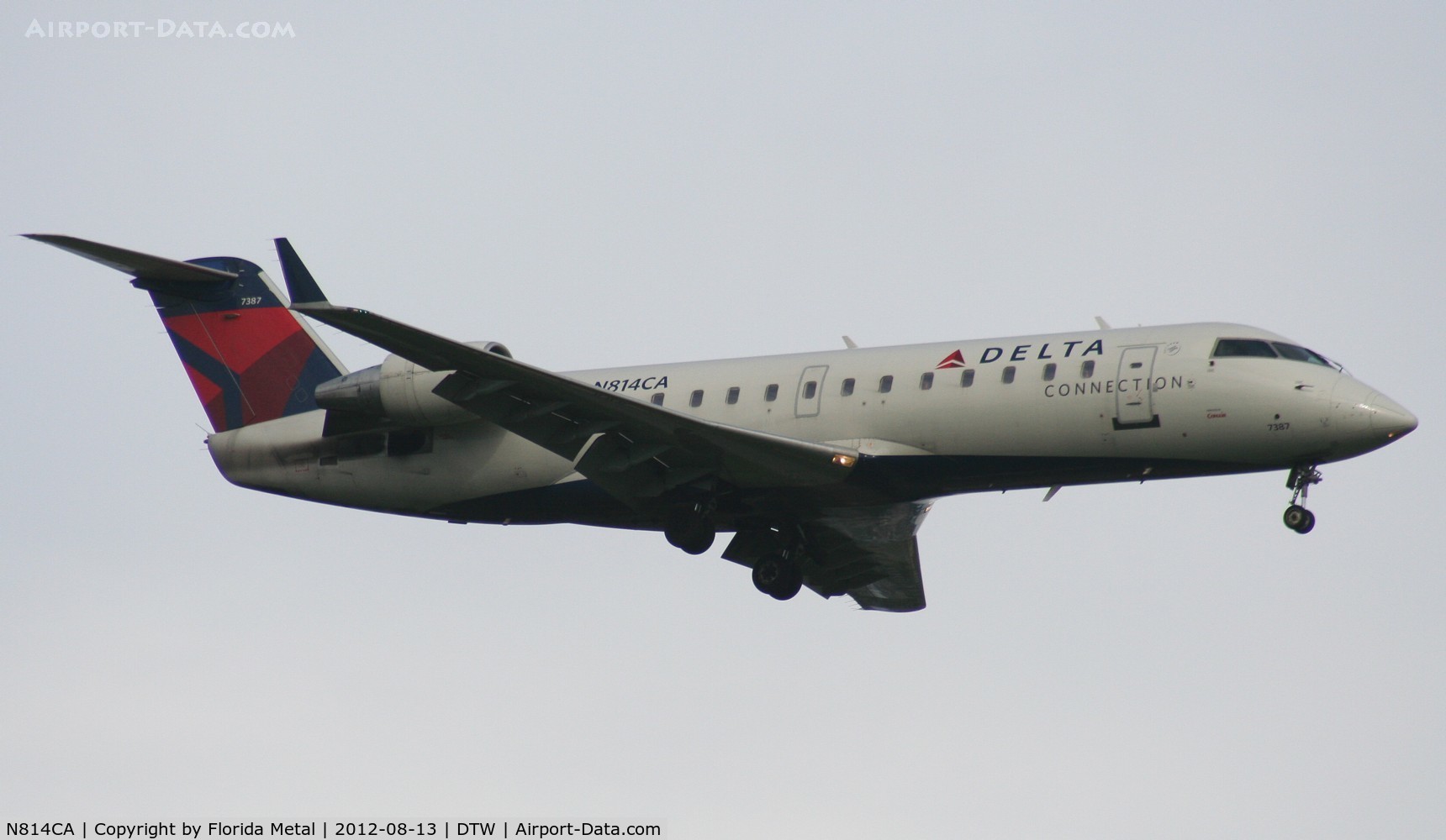 N814CA, 2000 Bombardier CRJ-100ER (CL-600-2B19) C/N 7387, Delta Connection CRJ