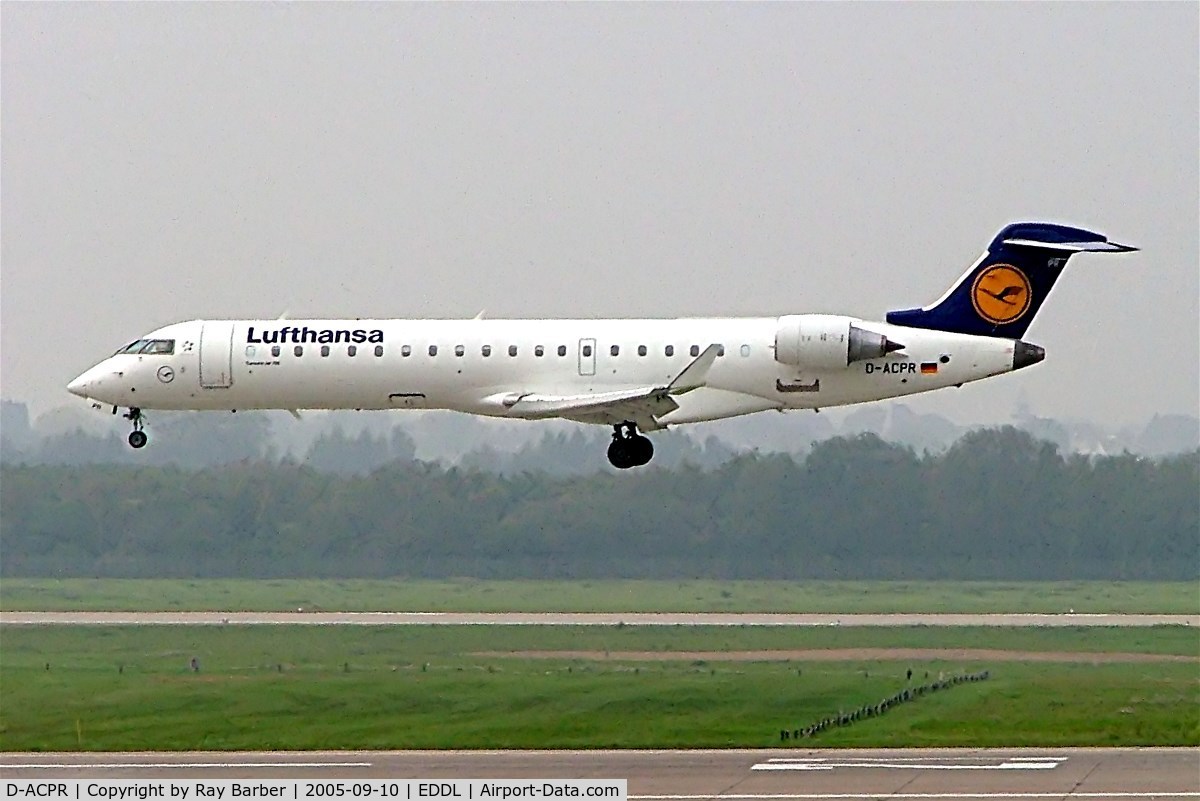 D-ACPR, 2003 Canadair CRJ-701ER (CL-600-2C10) Regional Jet C/N 10098, Canadair CRJ-700 [10098] (Lufthansa Regional) Dusseldorf~D 10/09/2005
