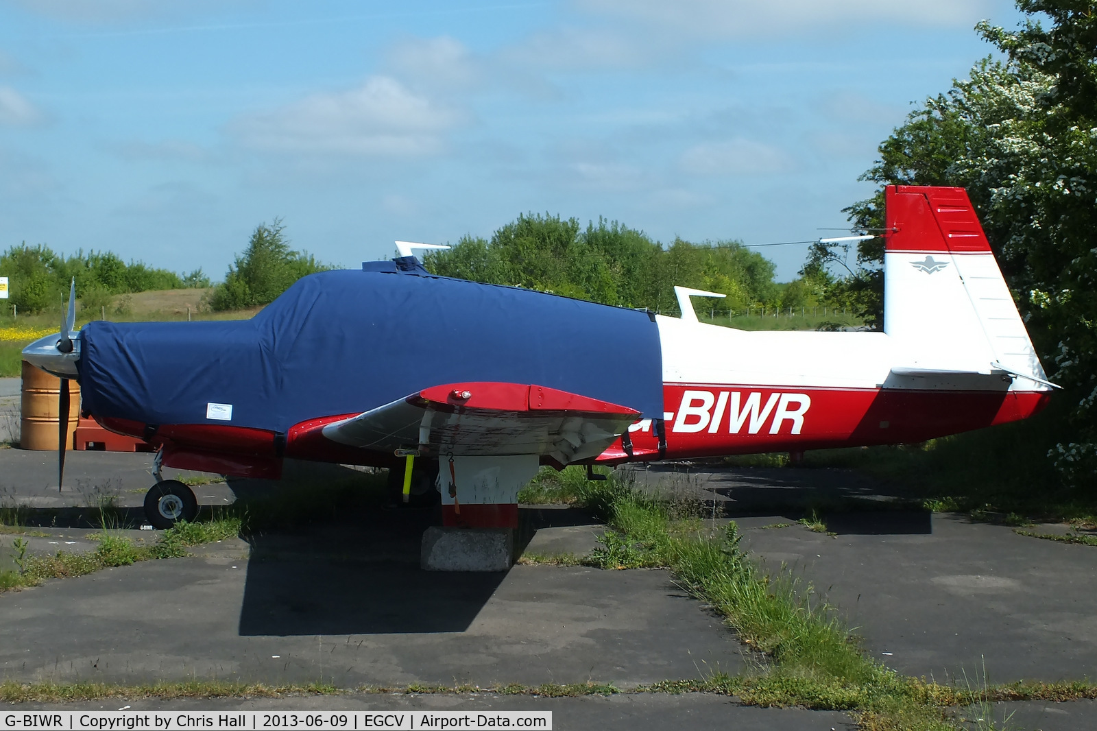 G-BIWR, 1976 Mooney M20F Executive C/N 22-1339, former Liverpool resident, now based at Sleap
