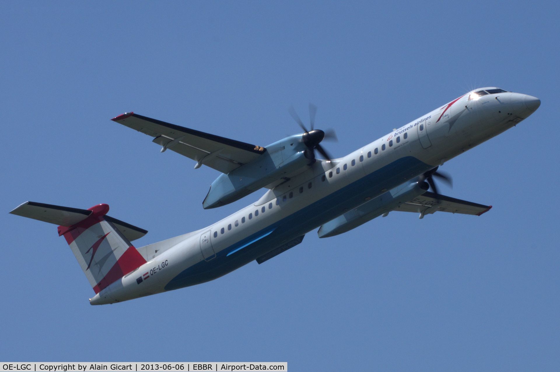 OE-LGC, 2000 De Havilland Canada DHC-8-402Q Dash 8 C/N 4026, Take-off