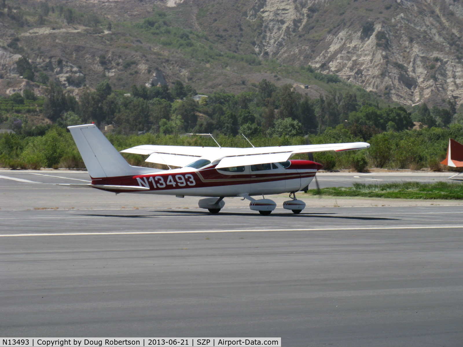 N13493, 1976 Cessna 177B Cardinal C/N 17702427, 1976 Cessna 177B CARDINAL II, Lycoming O&VO-360 180 Hp, landing roll Rwy 22