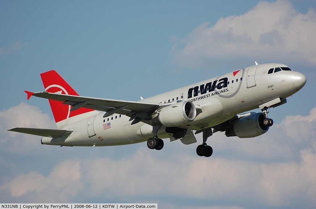 N331NB, 2001 Airbus A319-114 C/N 1567, NWA A319 departing DTW