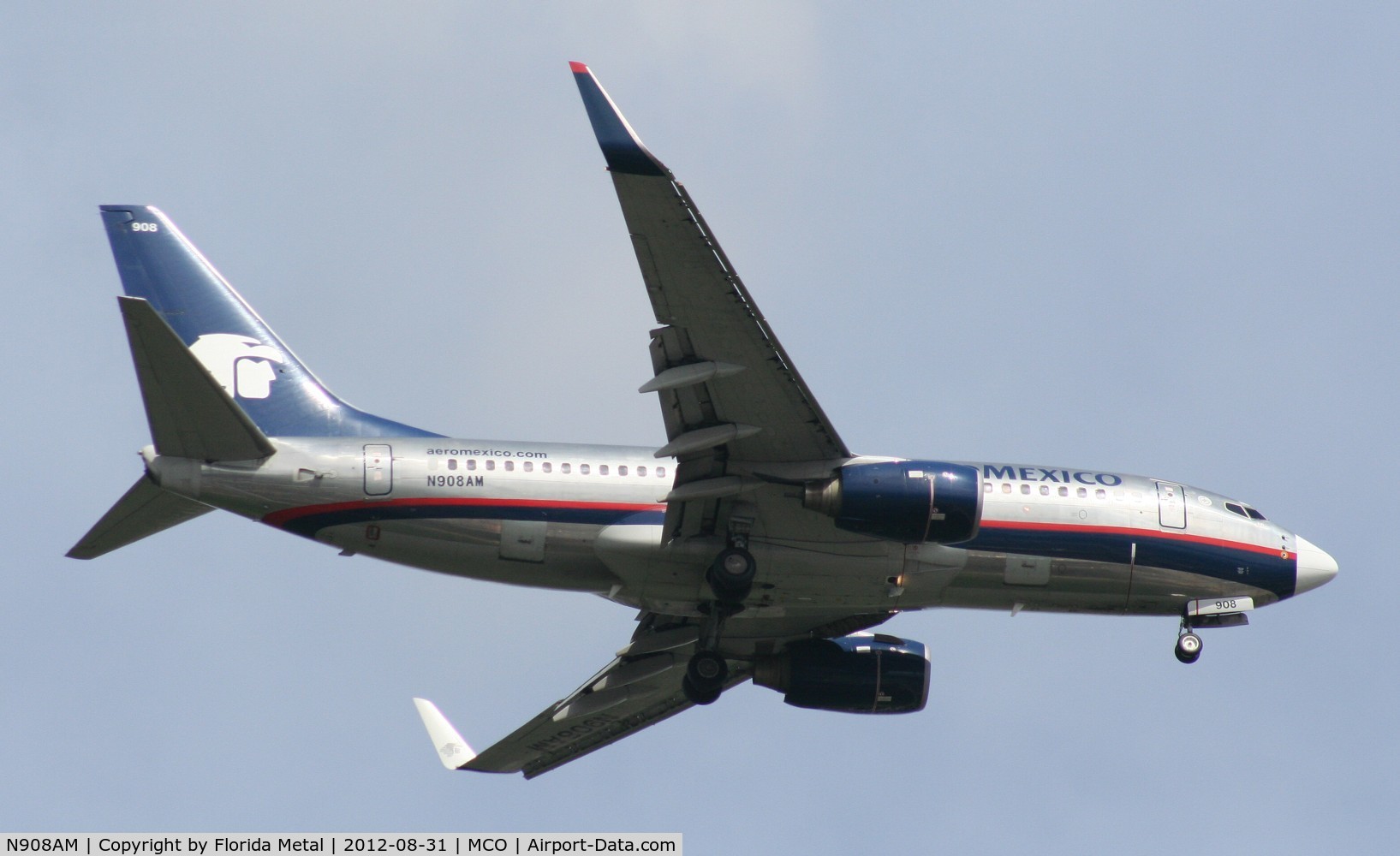 N908AM, 2004 Boeing 737-752 C/N 30038, Aeromexico 737-700