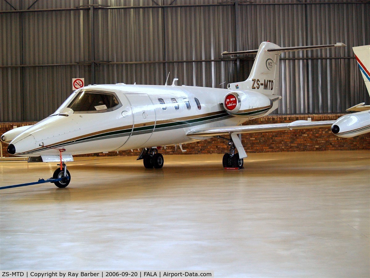 ZS-MTD, 1973 Learjet 25B C/N 25-160, Learjet 25B [25-160] Lanseria~ZS 20/09/2006