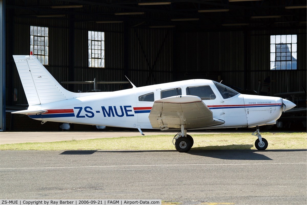 ZS-MUE, Piper PA-28-161 C/N 288216190, Piper PA-28-161 Warrior II [28-8216190] Johannesburg-Rand~ZS 21/09/2006