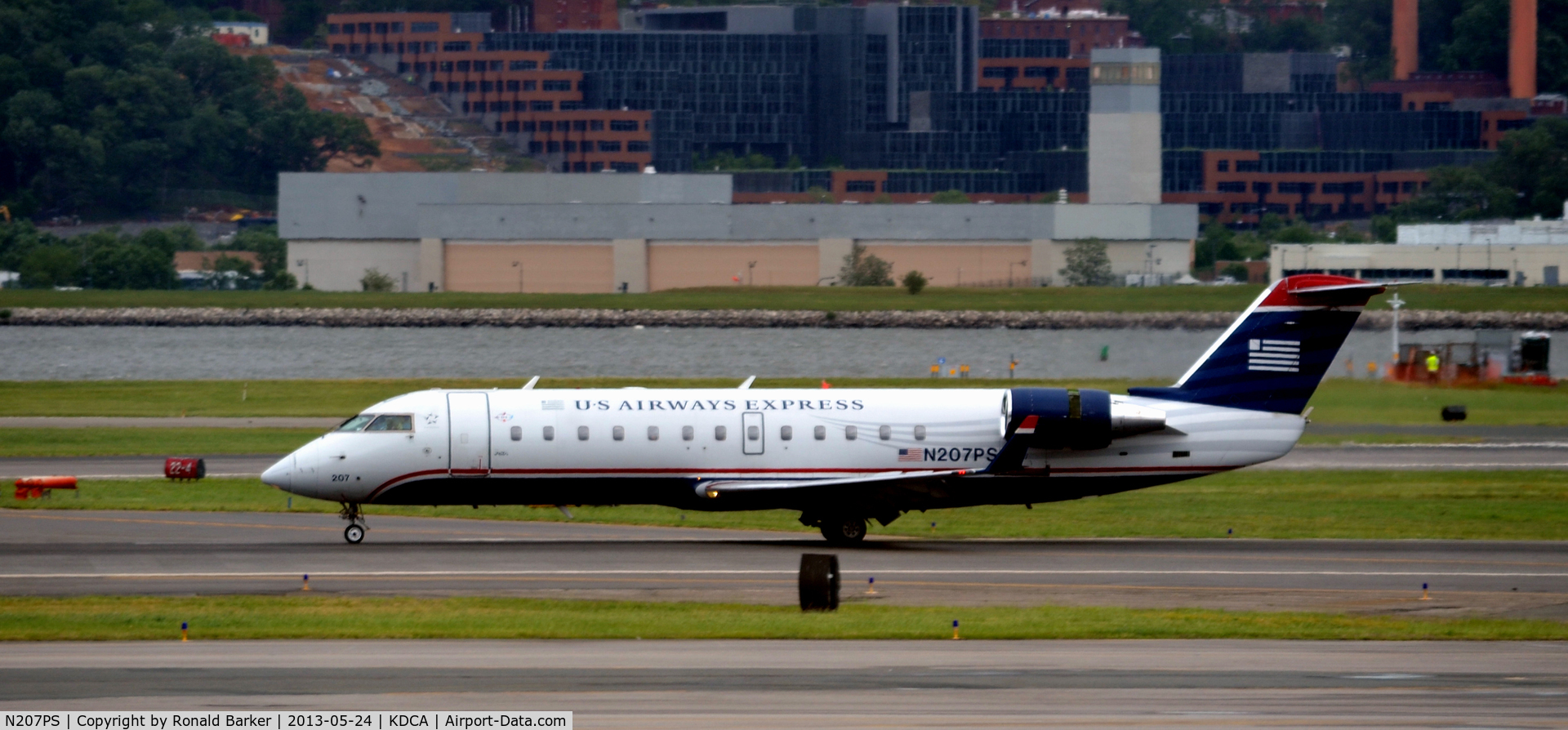 N207PS, 2003 Bombardier CRJ-200ER (CL-600-2B19) C/N 7873, Landing DCA