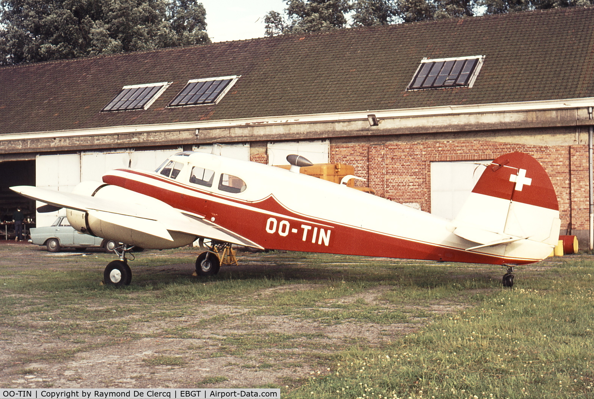 OO-TIN, 1943 Cessna UC-78 Bobcat C/N 5253, Gent  1971