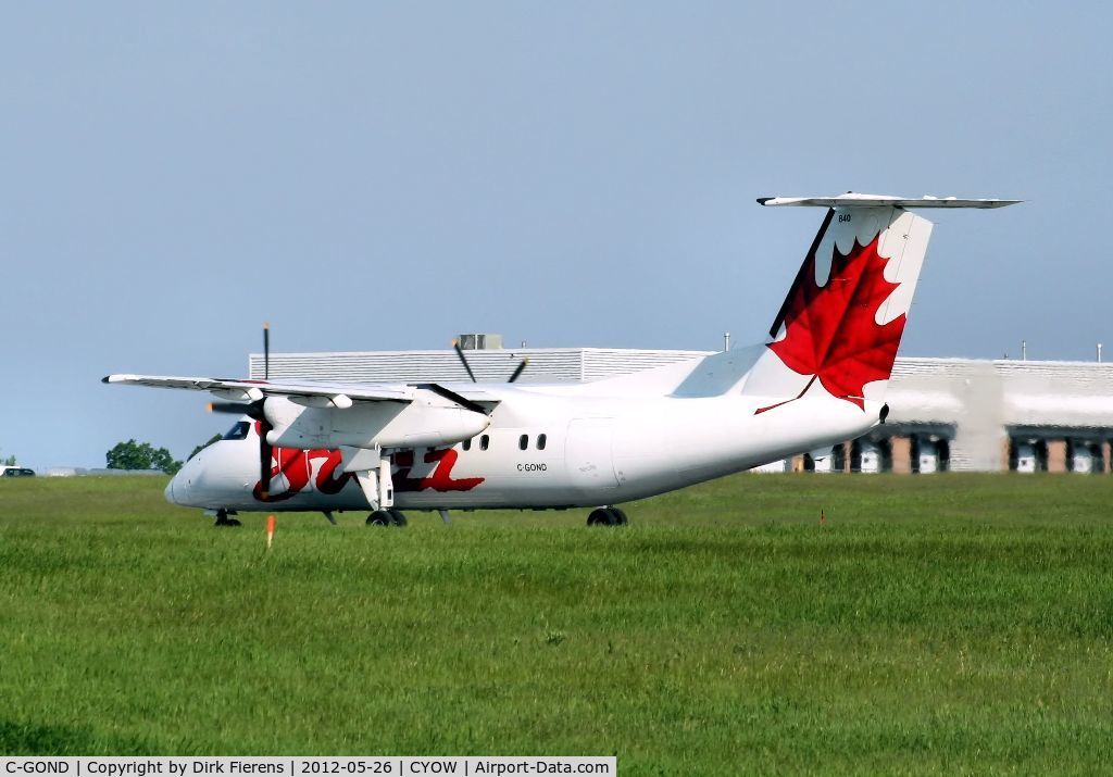 C-GOND, 1987 De Havilland Canada DHC-8-102 Dash 8 C/N 090, Seconds from leaving rwy 25