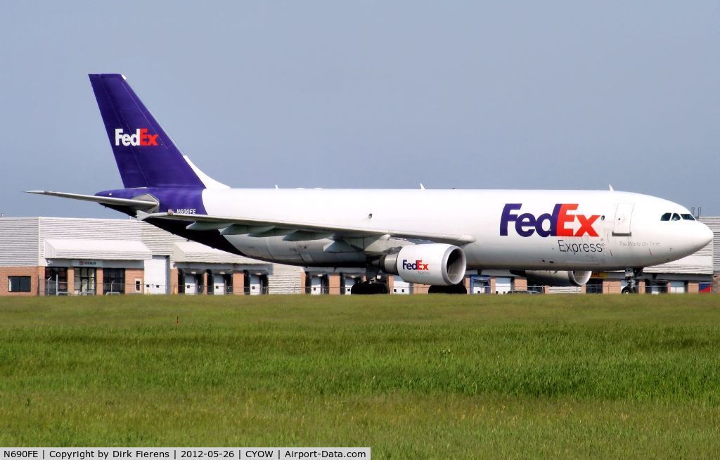 N690FE, 2007 Airbus A300F4-605R C/N 0876, Taxing to the FedEx Terminal after just arriving from Buffalo.