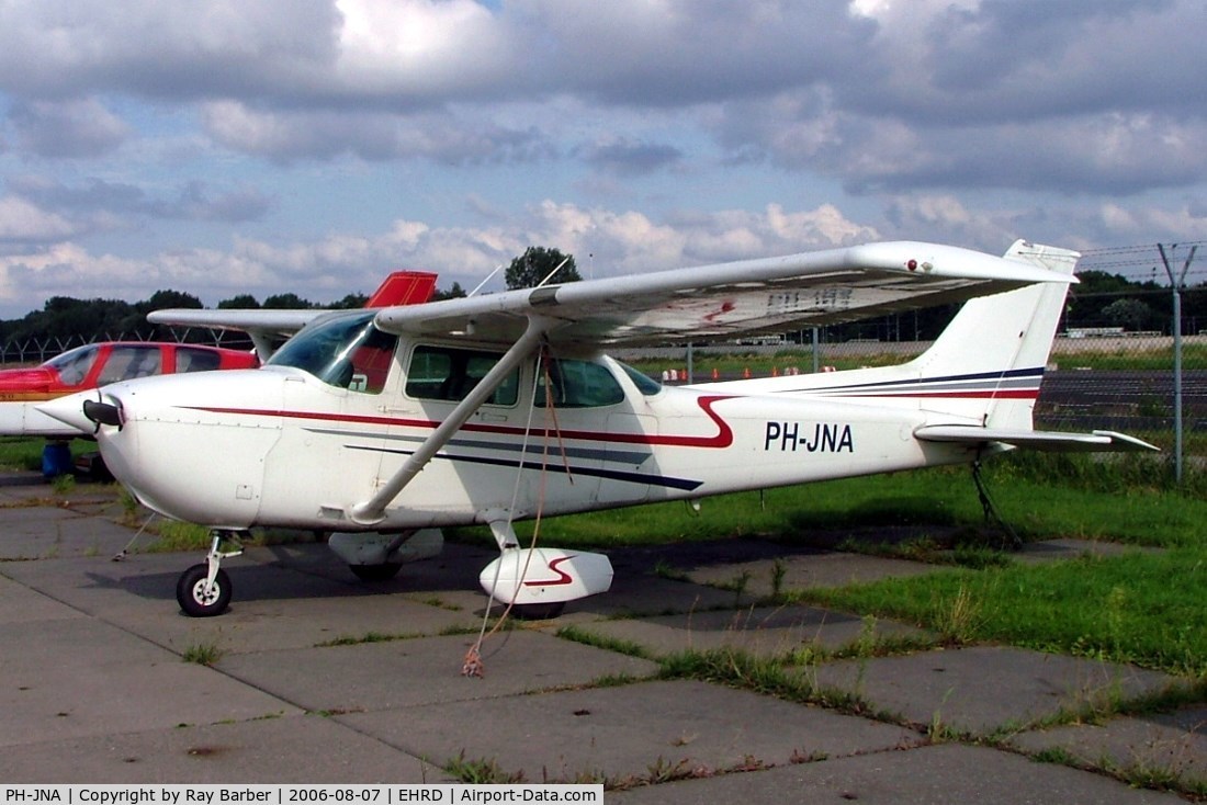 PH-JNA, Cessna 172P C/N 17275773, Cessna 172P Skyhawk [172-75773] Rotterdam~PH 07/08/2006