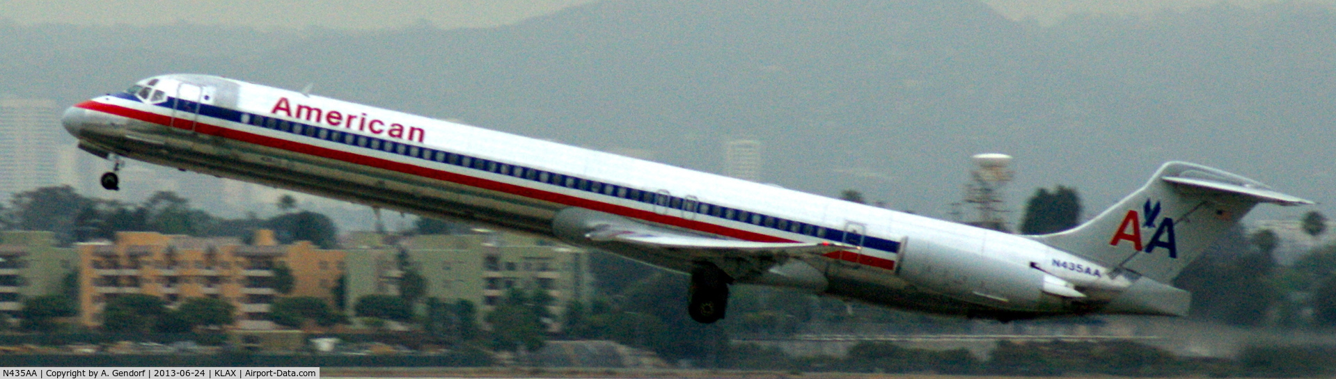 N435AA, 1987 McDonnell Douglas MD-83 (DC-9-83) C/N 49453, American Airlines, departing RWY 25R at Los Angeles Int´l(KLAX)