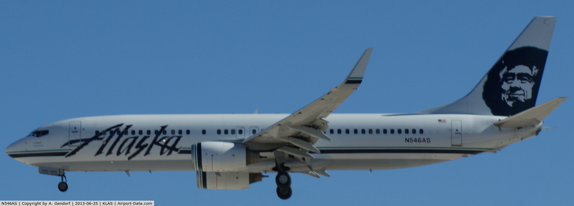 N546AS, 2005 Boeing 737-890 C/N 30022, Alaska Airlines, is here arriving RWY 25L at Las Vegas Int´l(KLAS)