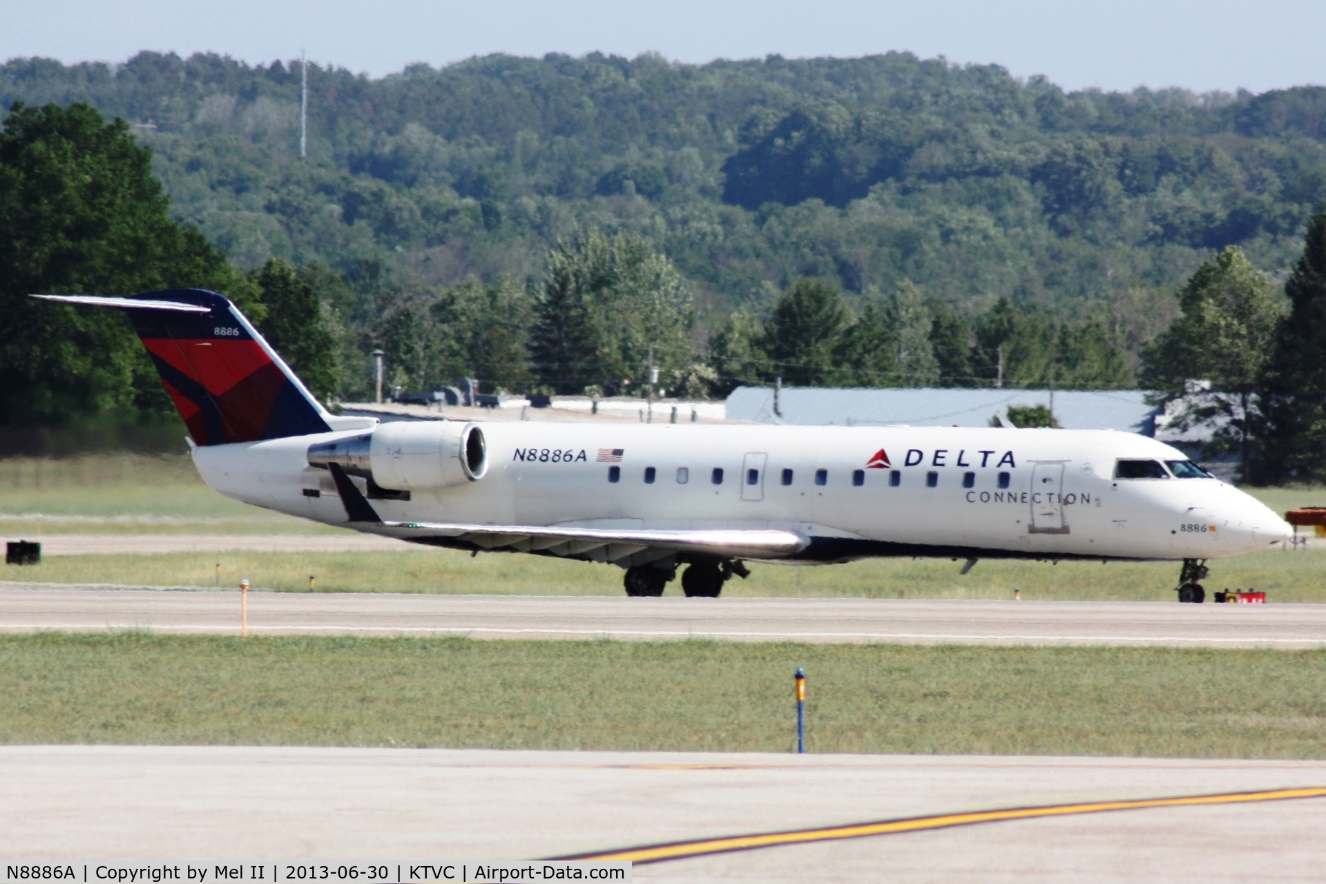 N8886A, 2003 Bombardier CRJ-200 (CL-600-2B19) C/N 7886, FLG3696 - KTVC-KDTW - Taxi For Departure RWY 10