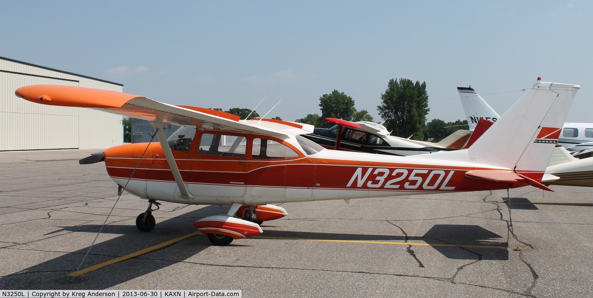 N3250L, 1967 Cessna 172H C/N 17256150, Cessna 172H Skyhawk on the line.