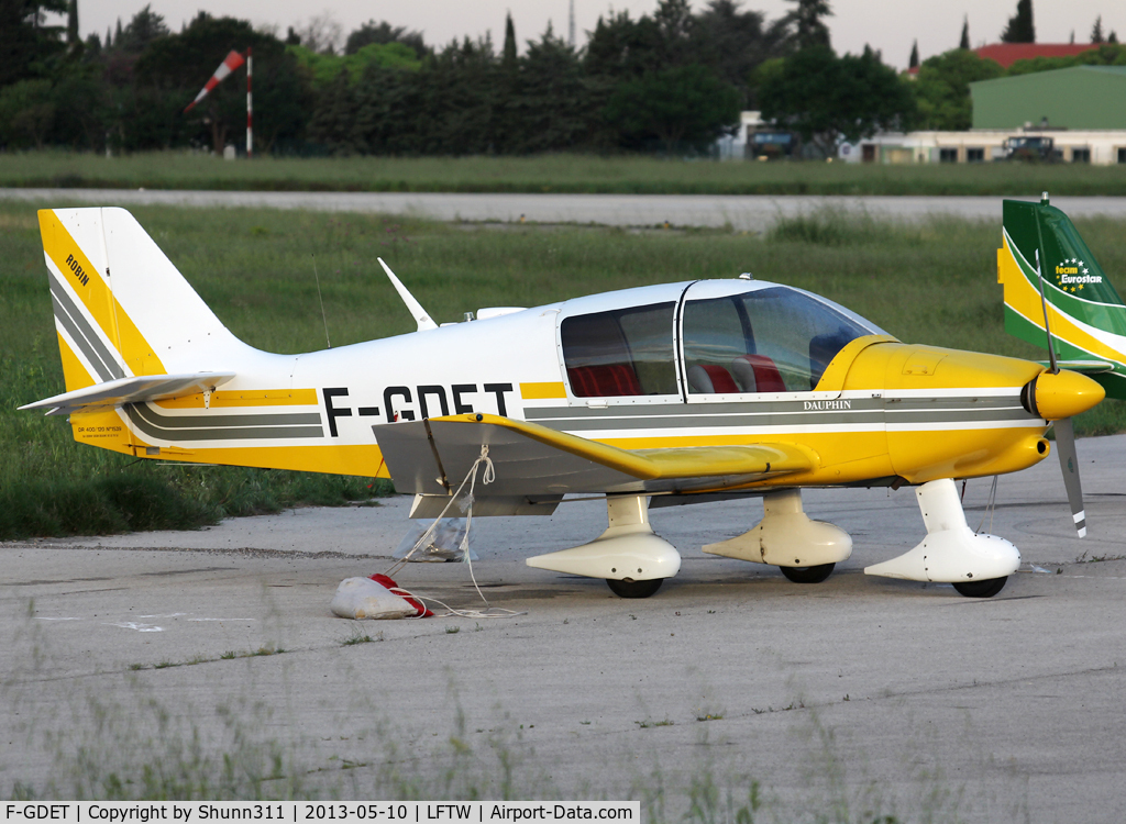 F-GDET, Robin DR-400-120 C/N 1539, Parked at the Airport...