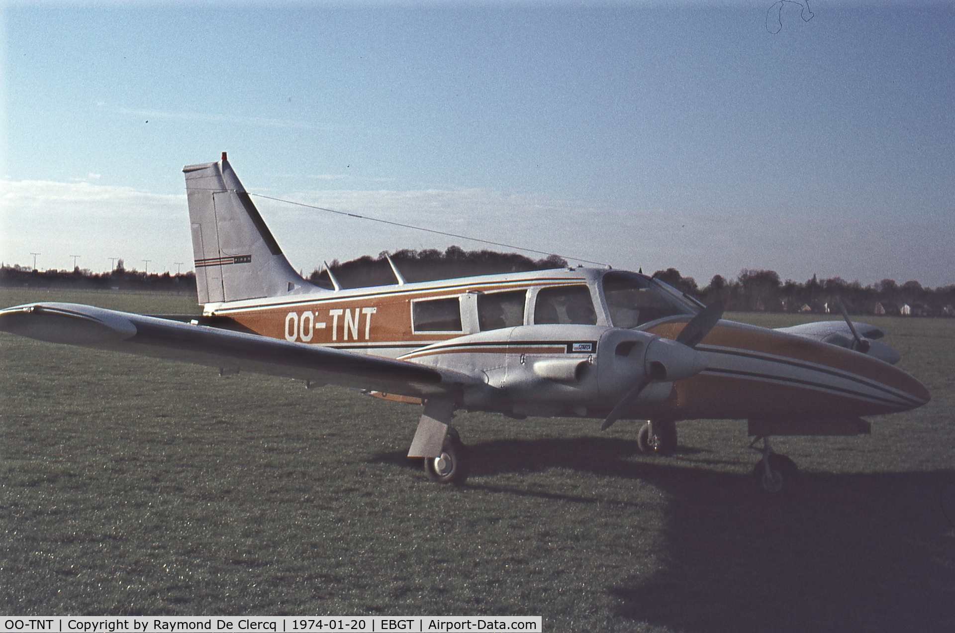 OO-TNT, 1973 Piper PA-34-200 C/N 34-7350334, Gent   20-1-74