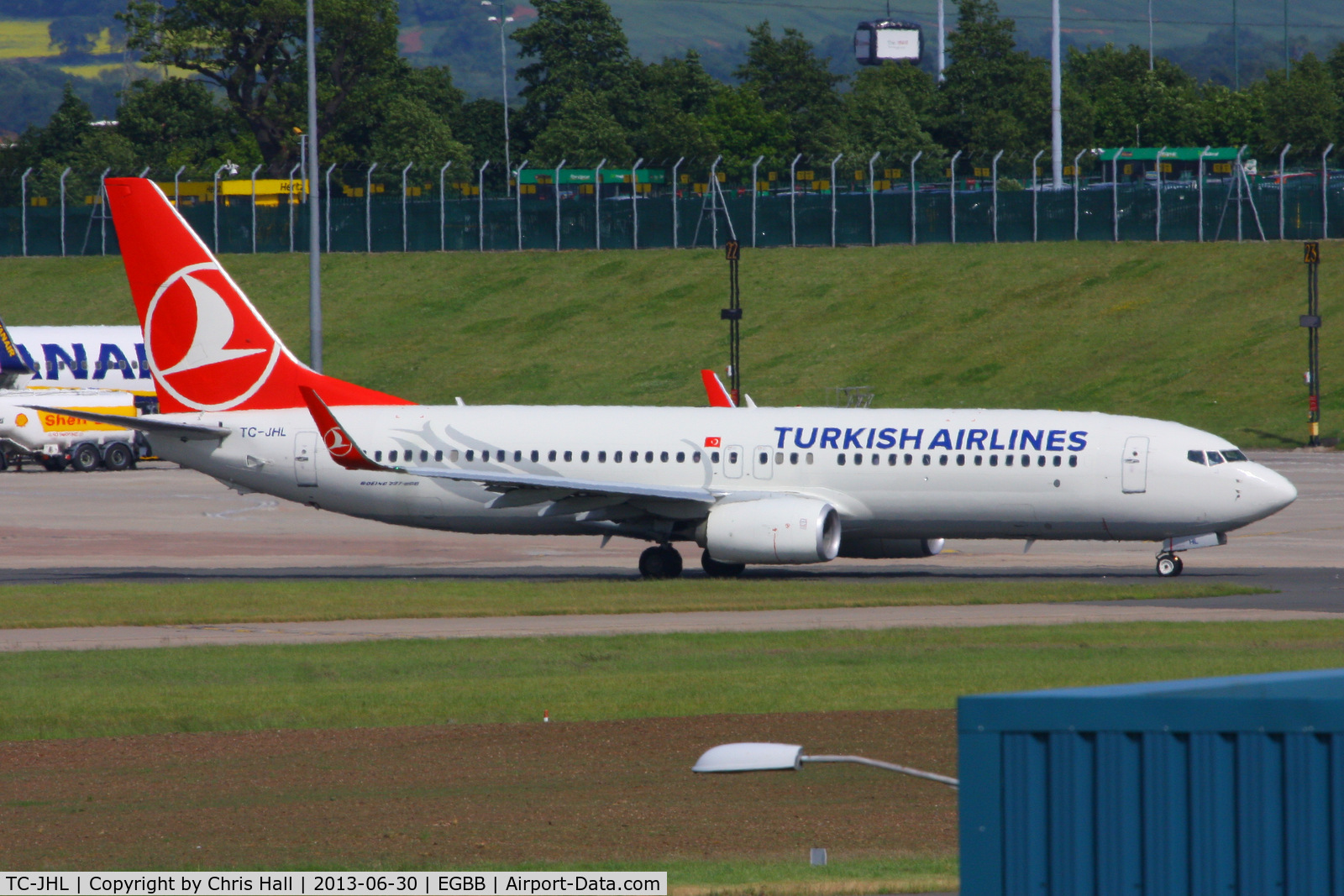 TC-JHL, 2011 Boeing 737-8F2 C/N 40976, now back in the standard Turkish Airlines livery after wearing the  