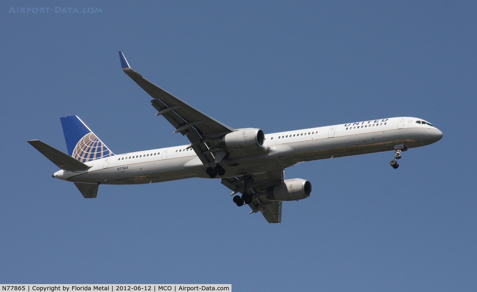 N77865, 2002 Boeing 757-33N C/N 32589, United 757-300