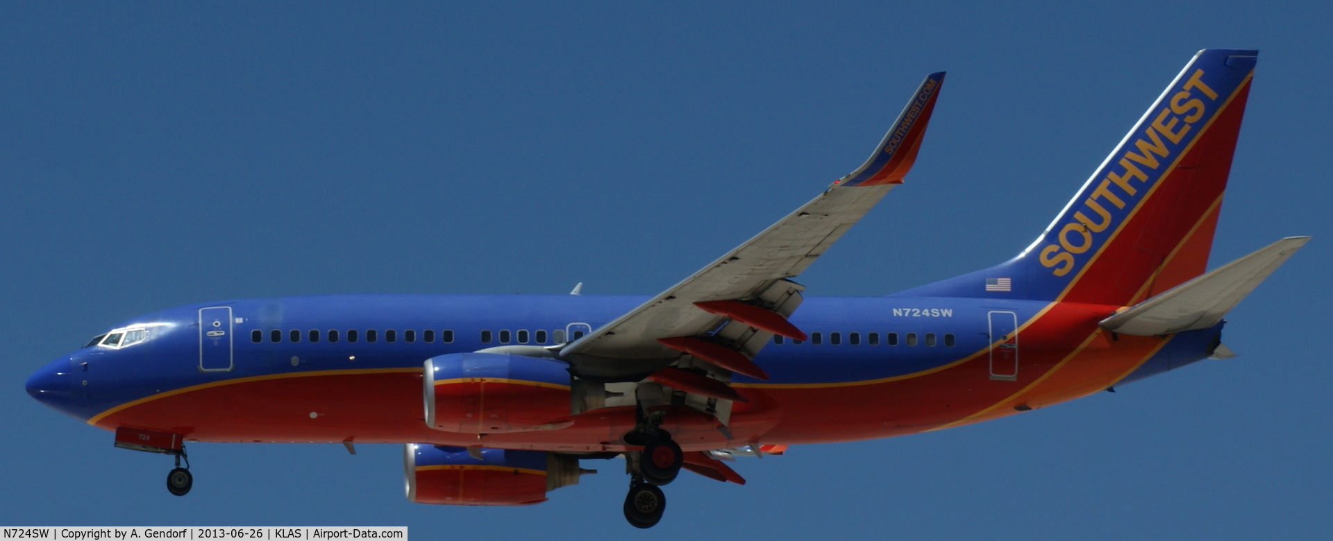 N724SW, 1999 Boeing 737-7H4 C/N 27856, Southwest Airlines, seen here landing RWY 25L at Las Vegas Int´l (KLAS)