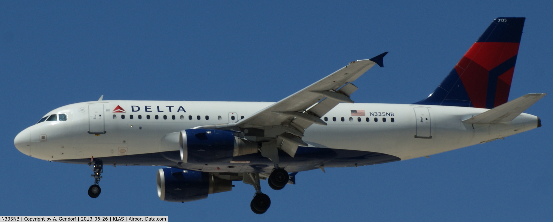 N335NB, 2002 Airbus A319-114 C/N 1662, Delta, is here approaching RWY 25L at Las Vegas Int´l(KLAS)