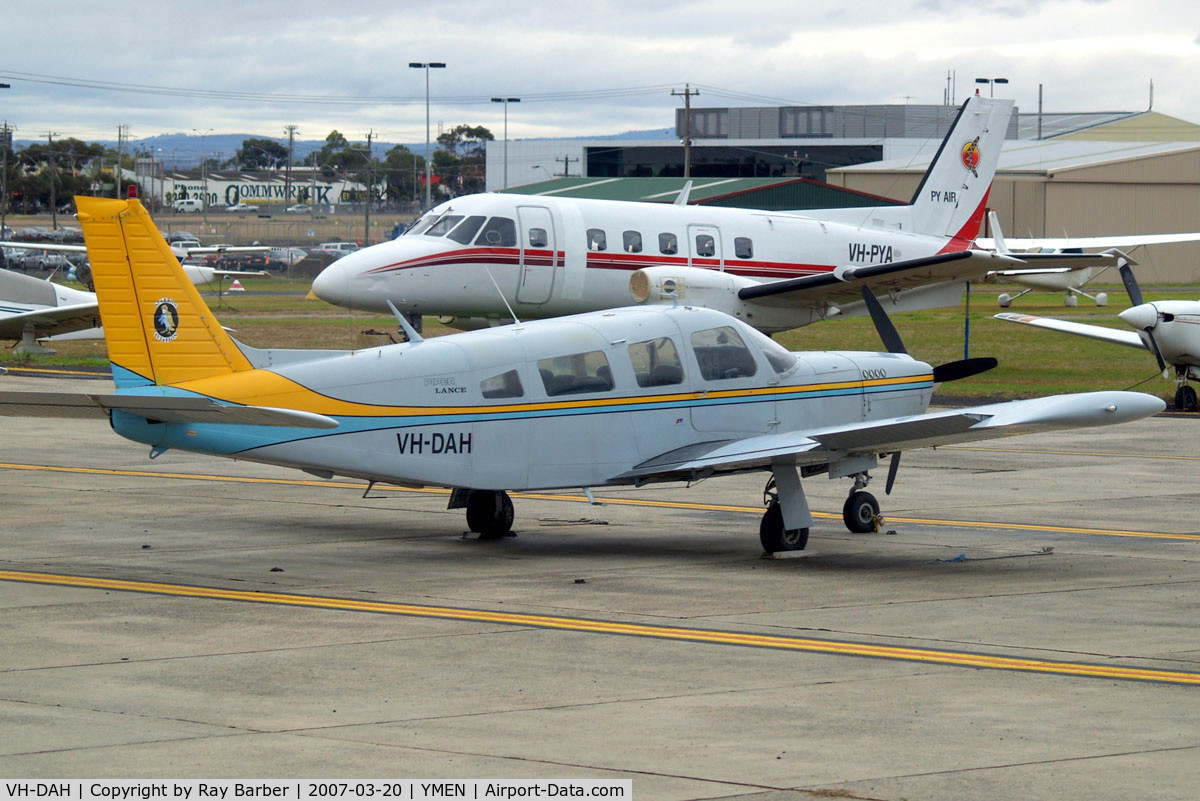 VH-DAH, 1976 Piper PA-32R-300 Cherokee Lance C/N 32R-7680498, Piper PA-32R-300 Cherokee Lance [32R-7680498] Melbourne-Essendon~VH 20/03/2007