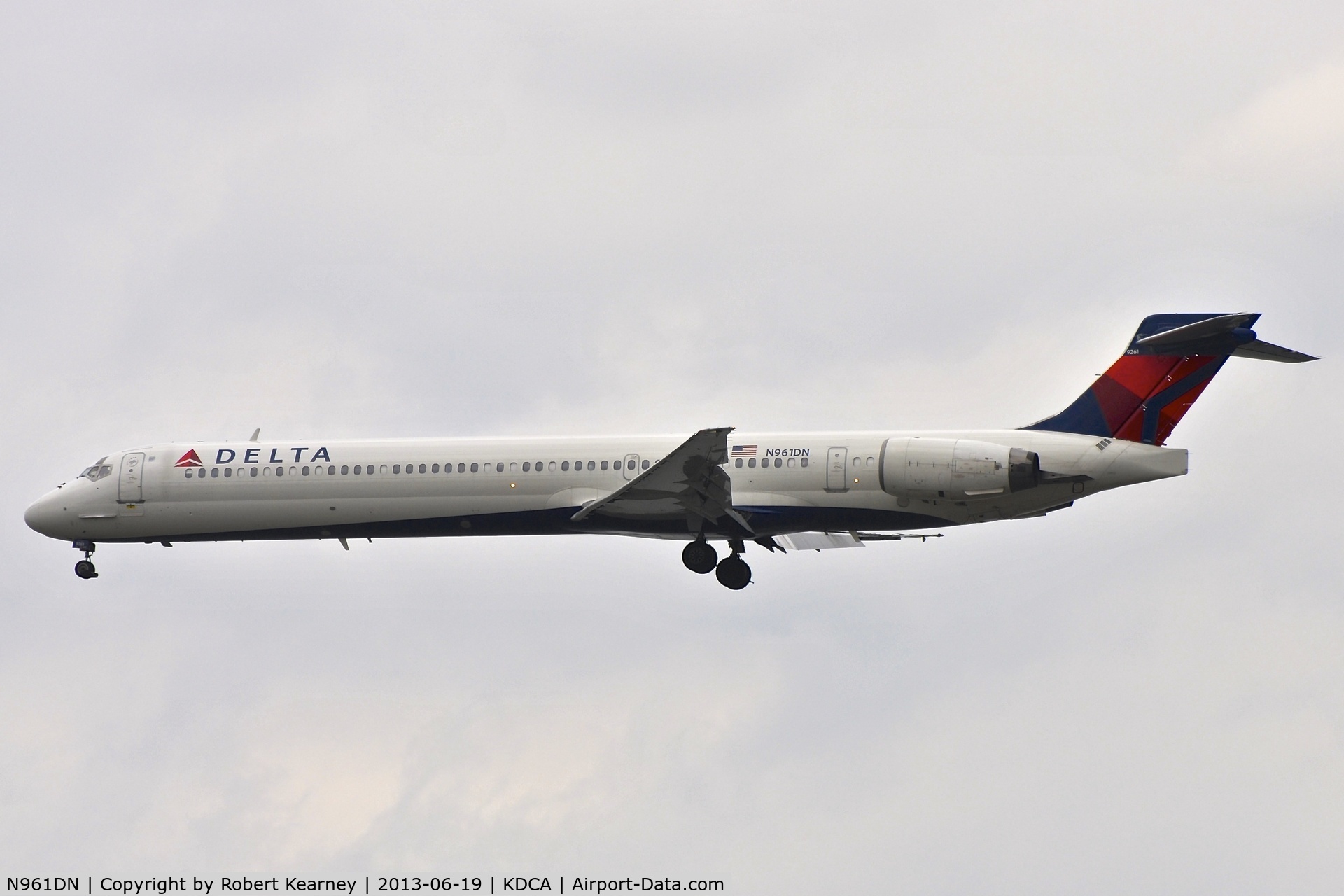 N961DN, McDonnell Douglas MD-90-30 C/N 53531, On short finals for r/w 1