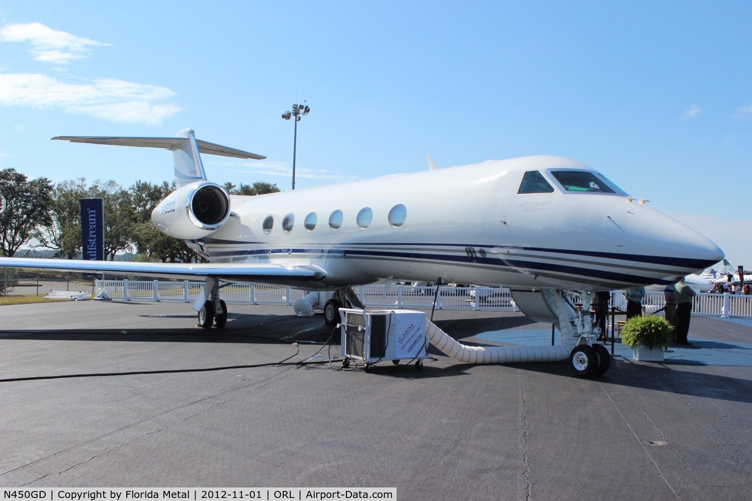 N450GD, Gulfstream Aerospace GIV-X (G450) C/N 4163, Gulfstream G450 at NBAA