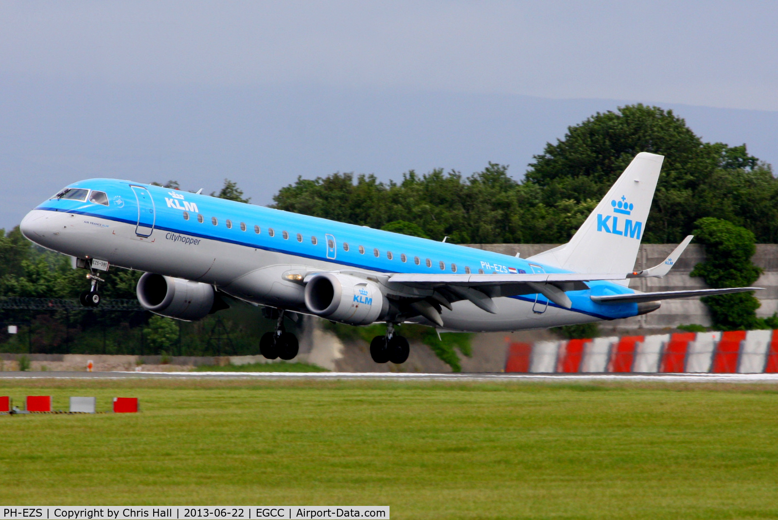 PH-EZS, 2010 Embraer 190LR (ERJ-190-100LR) C/N 19000380, KLM Cityhopper