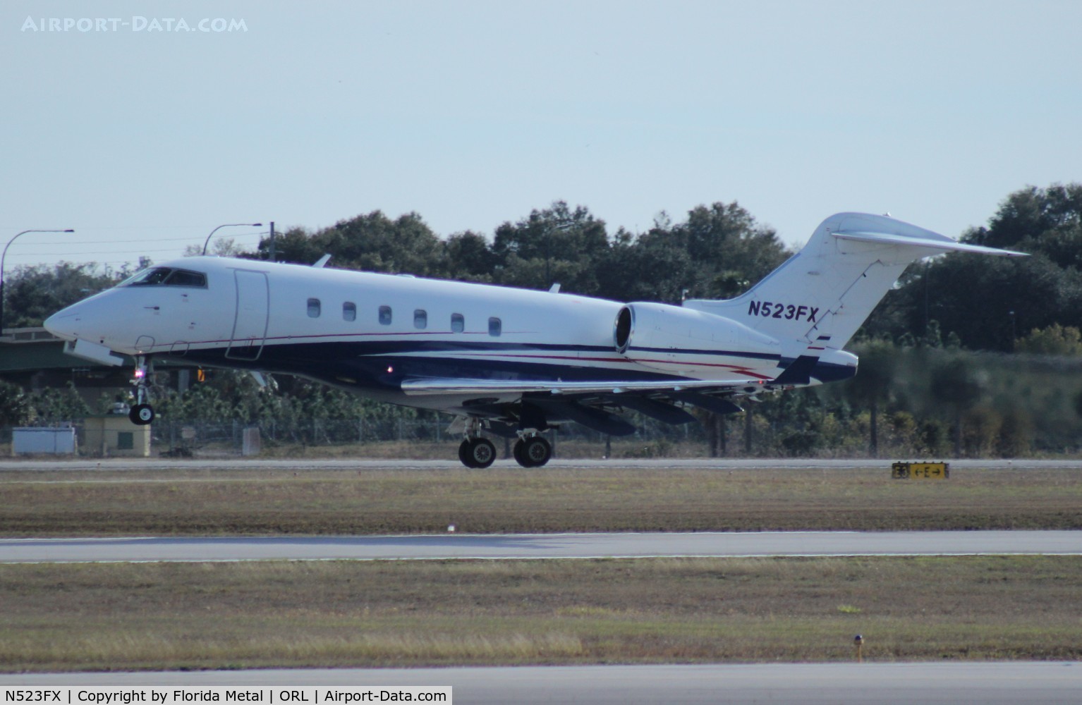 N523FX, 2005 Bombardier Challenger 300 (BD-100-1A10) C/N 20074, Challenger 300