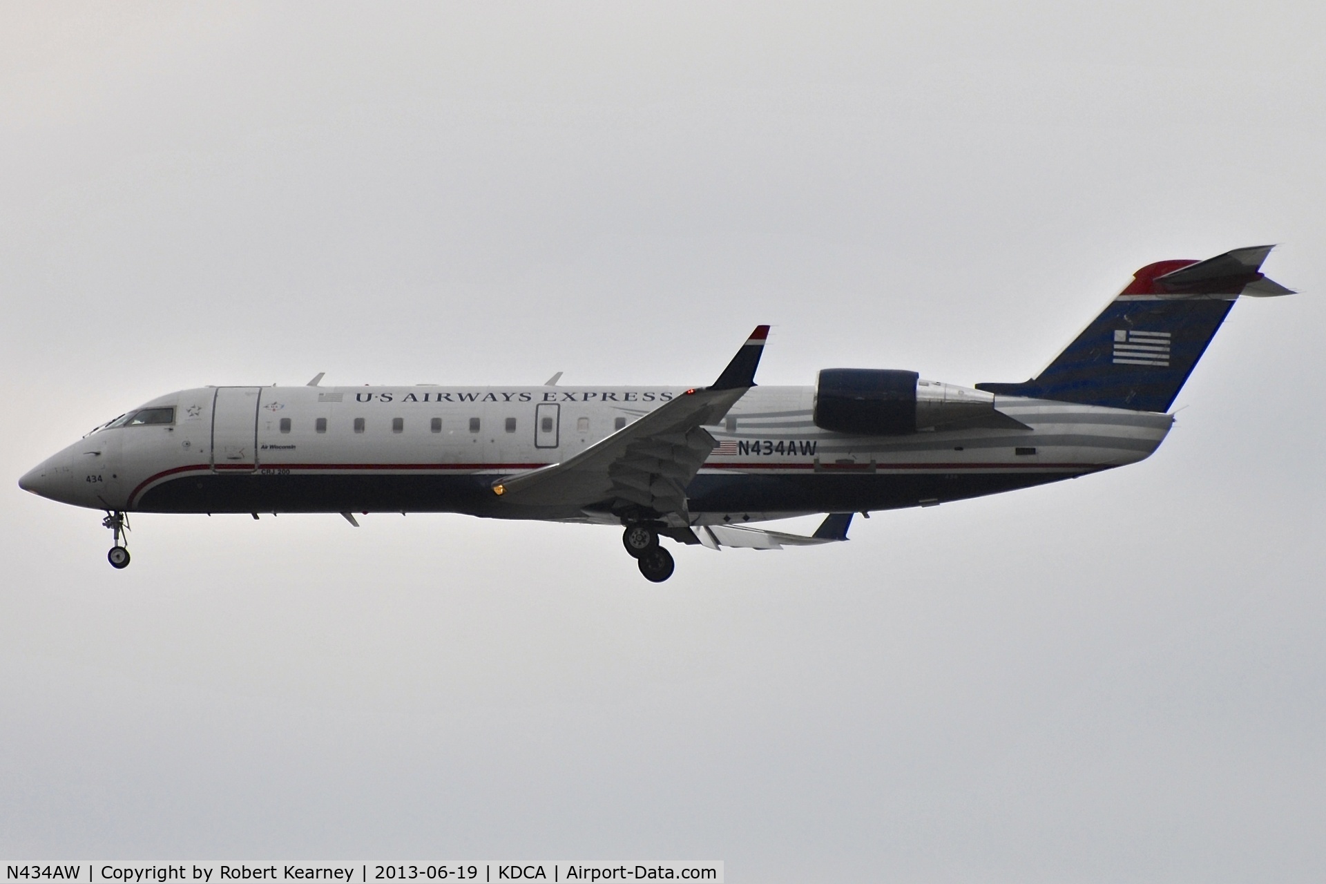 N434AW, 1999 Bombardier CRJ-200ER (CL-600-2B19) C/N 7322, On short finals for r/w 1