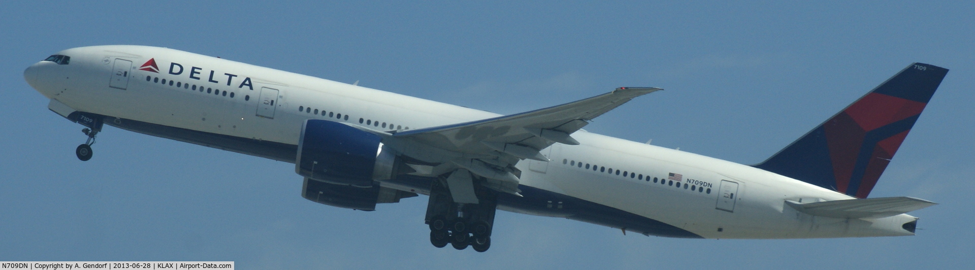 N709DN, 2010 Boeing 777-232/LR C/N 40559, Delta, seen here departing at Los Angeles Int´l(KLAX)