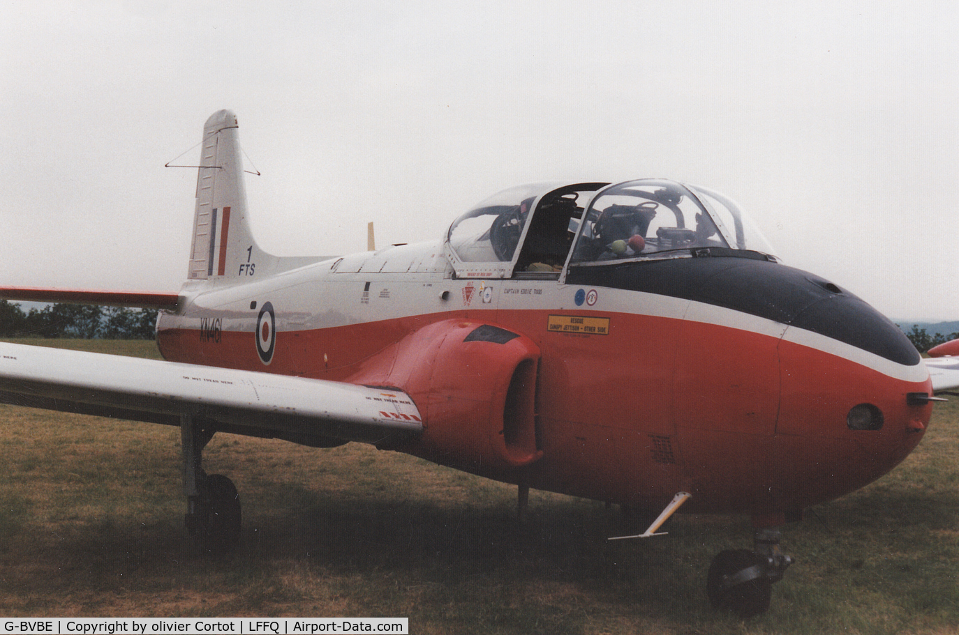 G-BVBE, 1960 Hunting P-84 Jet Provost T.3A C/N PAC/W/10140, Ferté Alais airshow 1995