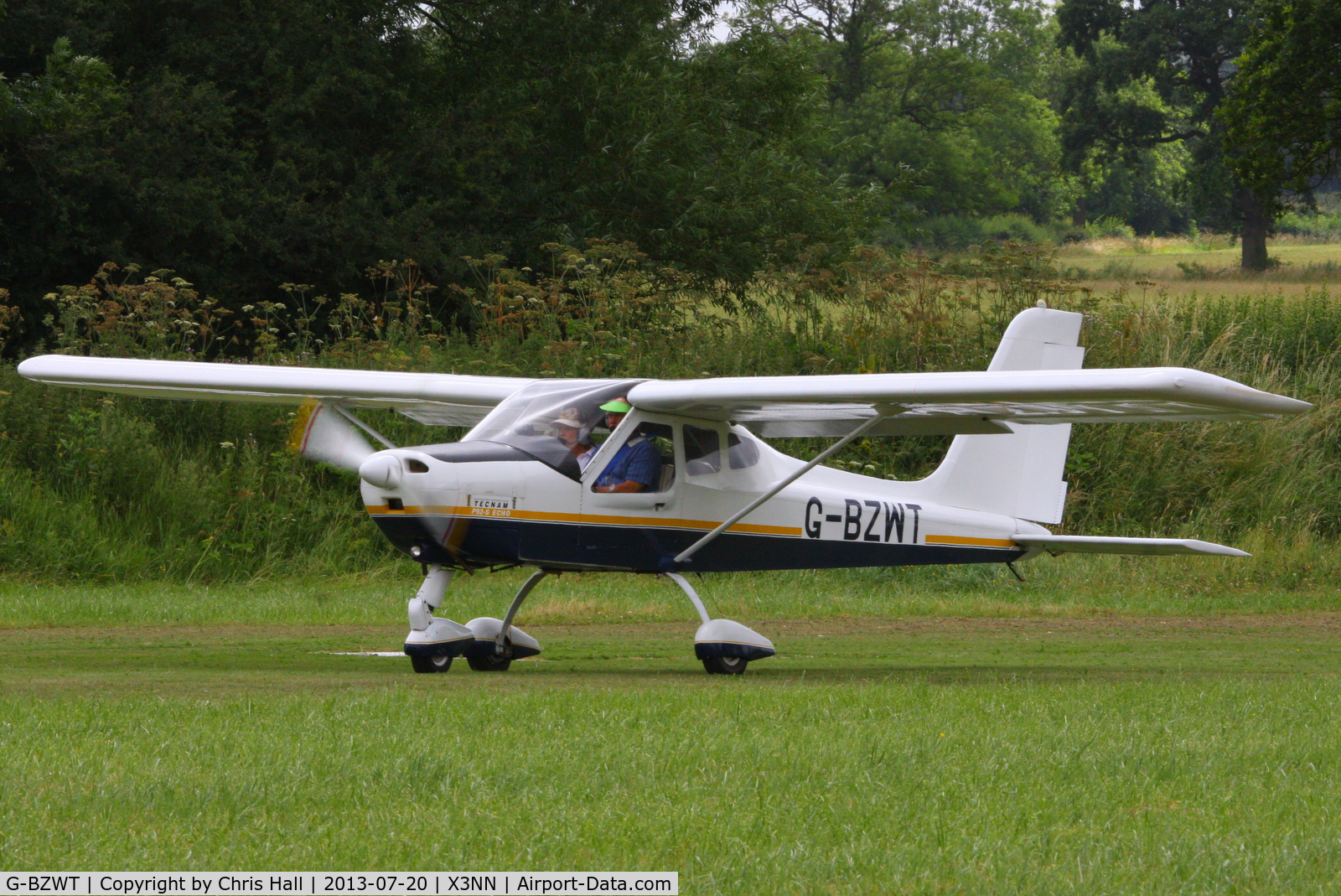 G-BZWT, 2001 Tecnam P-92EA Echo C/N PFA 318-13681, at the Stoke Golding stakeout 2013