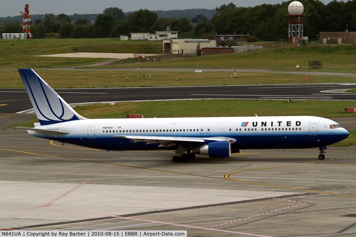 N641UA, 1991 Boeing 767-322/ER C/N 25091, Boeing 767-322ER [25091] (United Airlines) Brussels~OO 15/08/2010